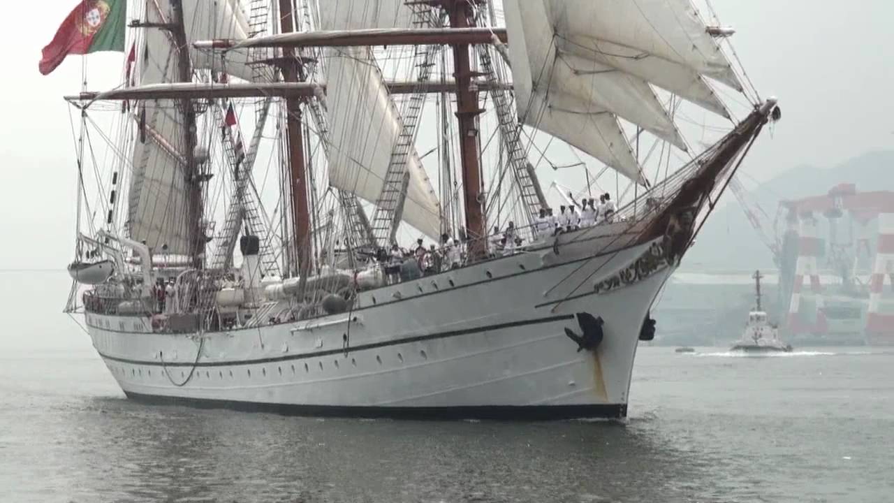長崎港 ポルトガル帆船「サグレス号」長崎入港 - YouTube