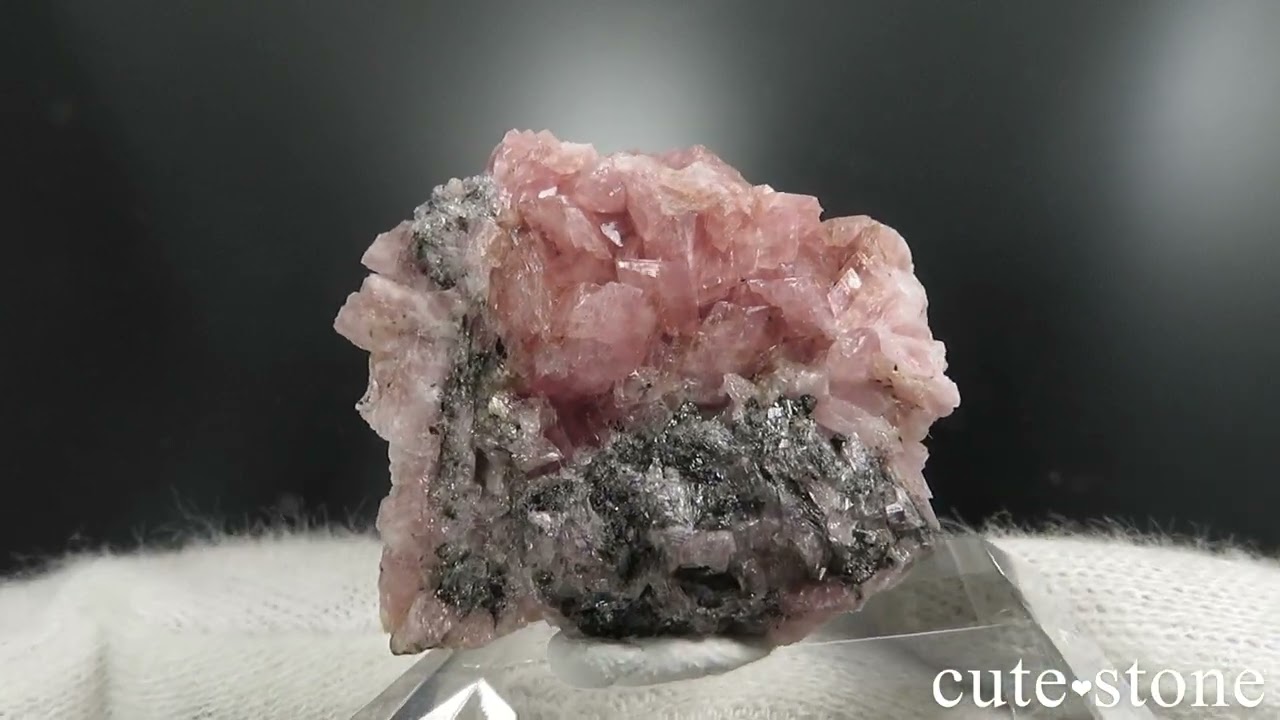 北海道 稲倉石鉱山産 ロードクロサイトの原石 No.1 - cute stone -