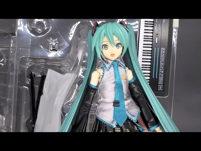 Unboxing my old Medicom RAH - Miku Hatsune - YouTube