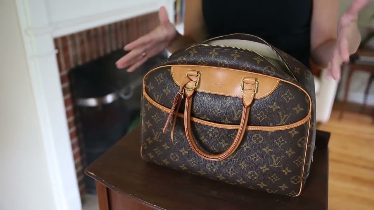 Louis Vuitton Deauville review & what's in my bag. - YouTube