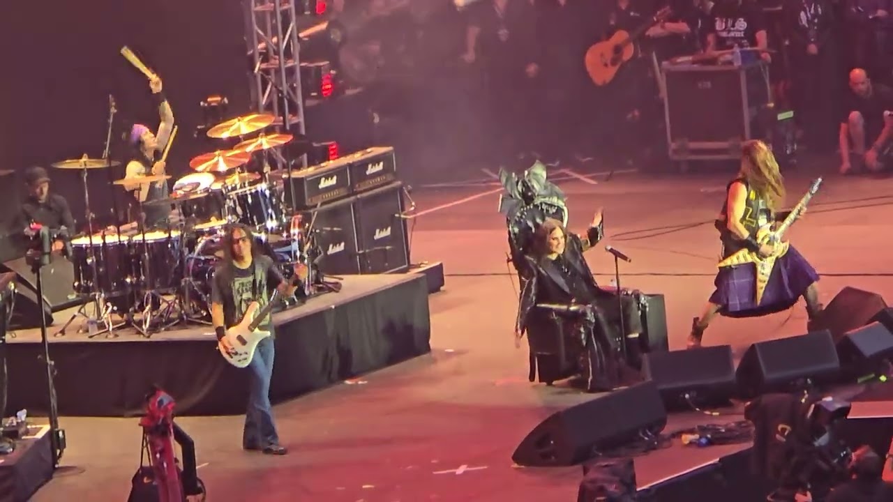 Ozzy Osbourne- Back To The Beginning Birmingham 📽: twinmusix.com