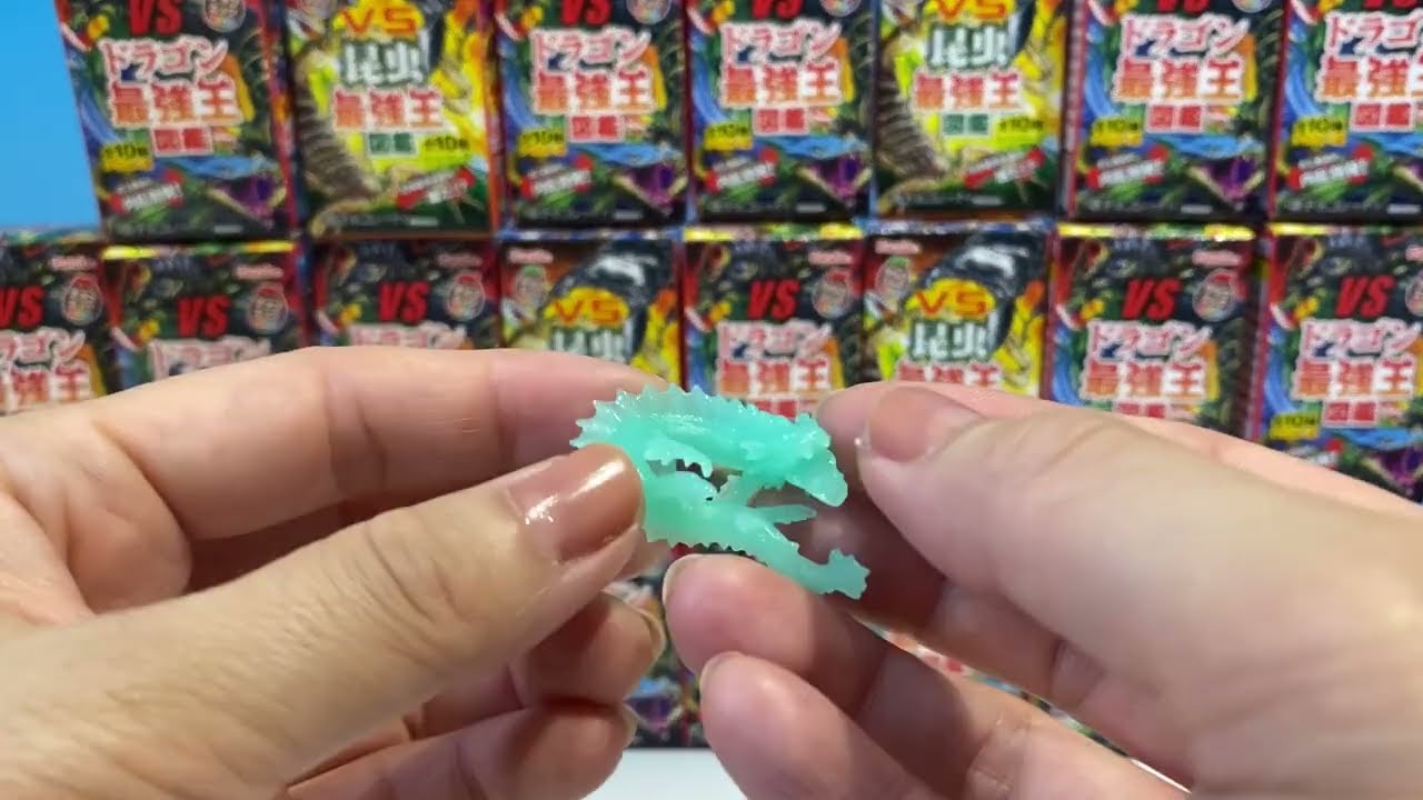 チョコエッグ VSドラゴン最強王図鑑 VS昆虫最強王図鑑 - YouTube