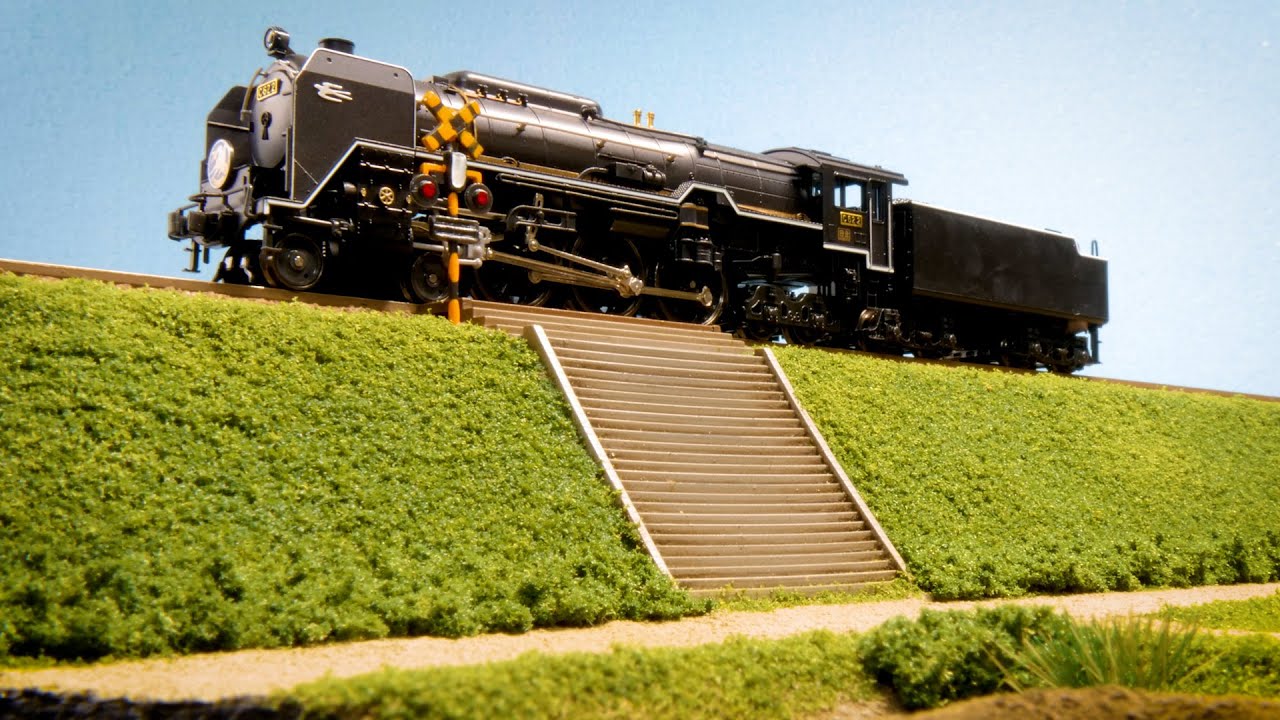 Making a diorama of an embankment on which the C62 runs / N gauge