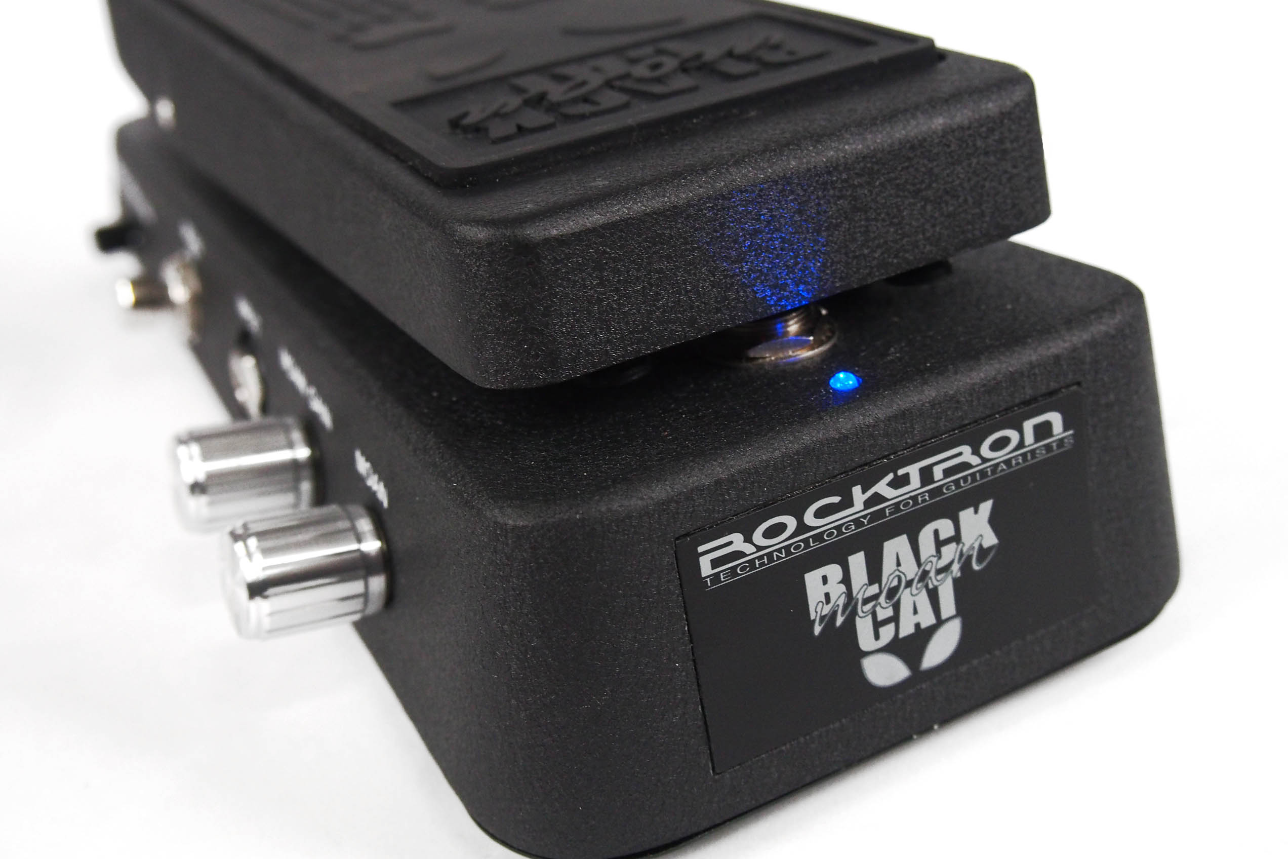 買取情報】超コンパクトなギター！しかもディストーション内蔵