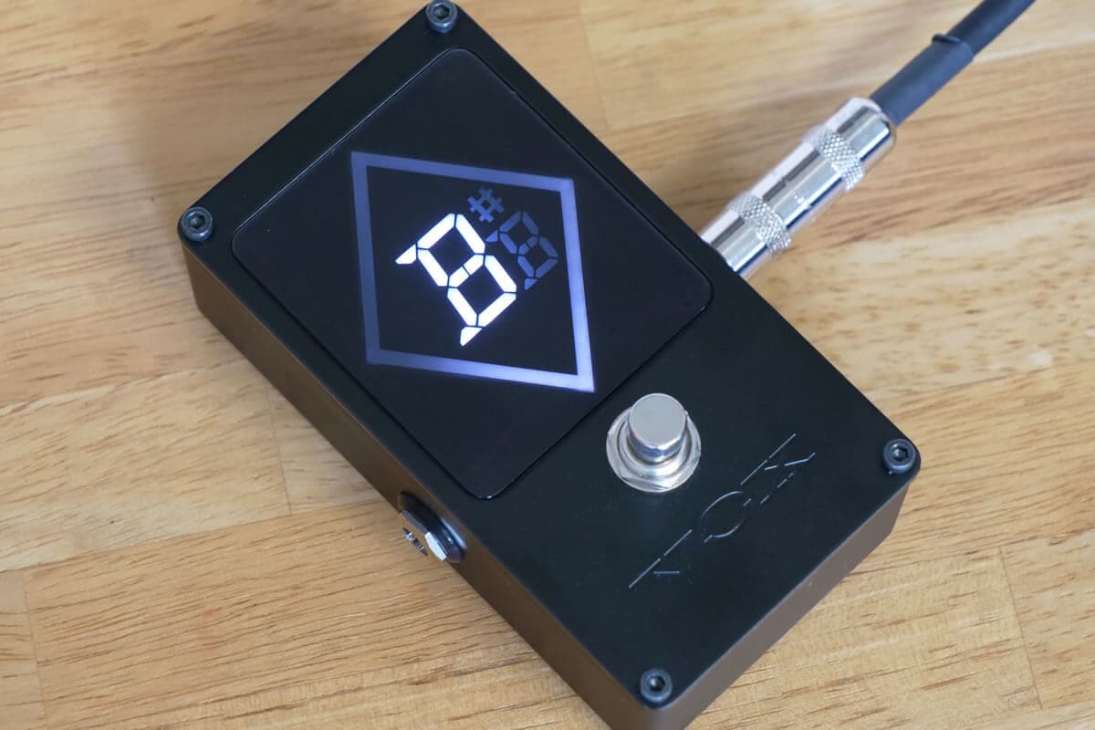良い演奏は、良いチューニングから》VOXのストロボペダルチューナー