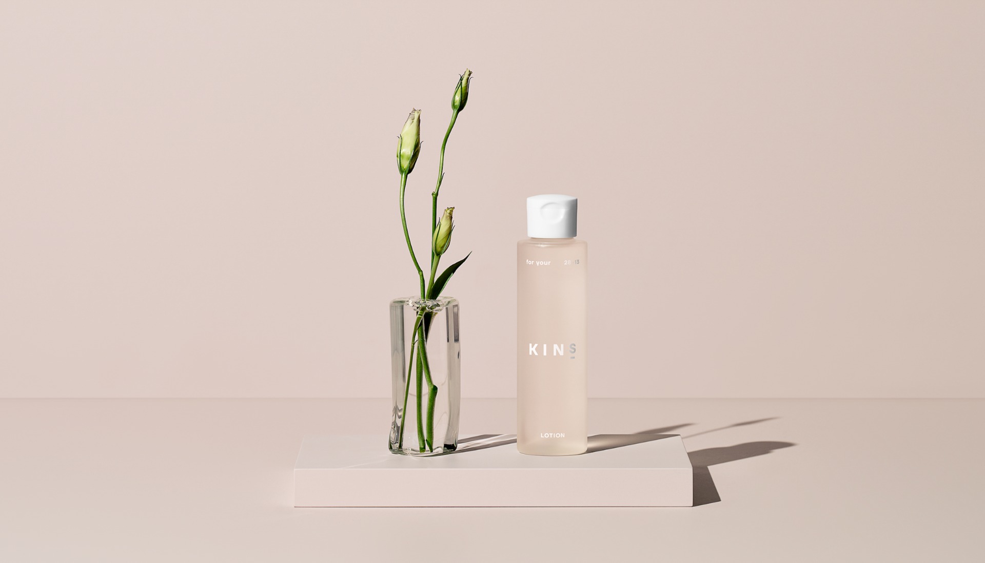 KINSが「キンズ ローション」を新発売、2種のブースター美容液もパワー