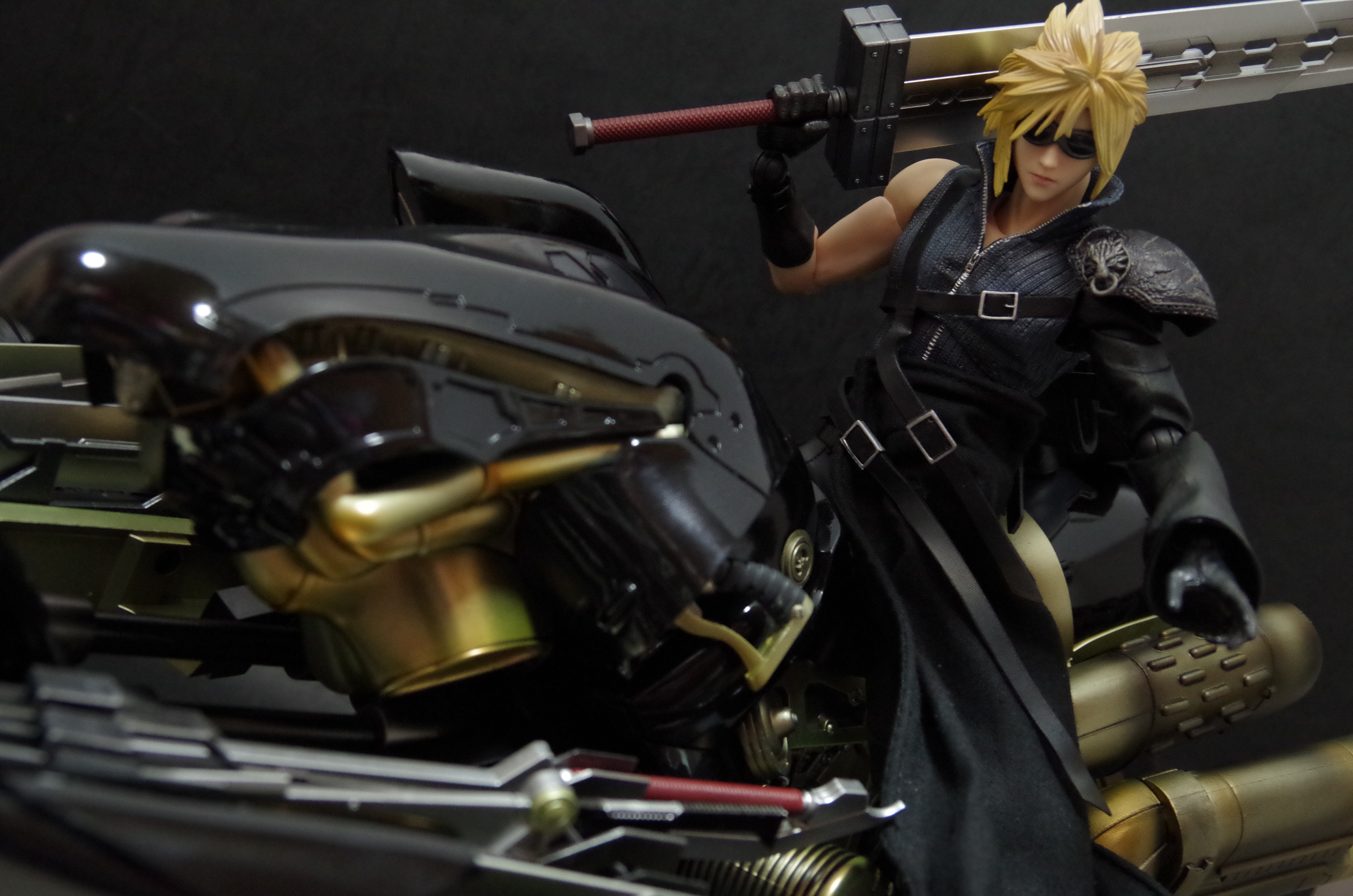 PLAY ARTS改 FINAL FANTASY VII ADVENT CHILDREN クラウド・ストライフ