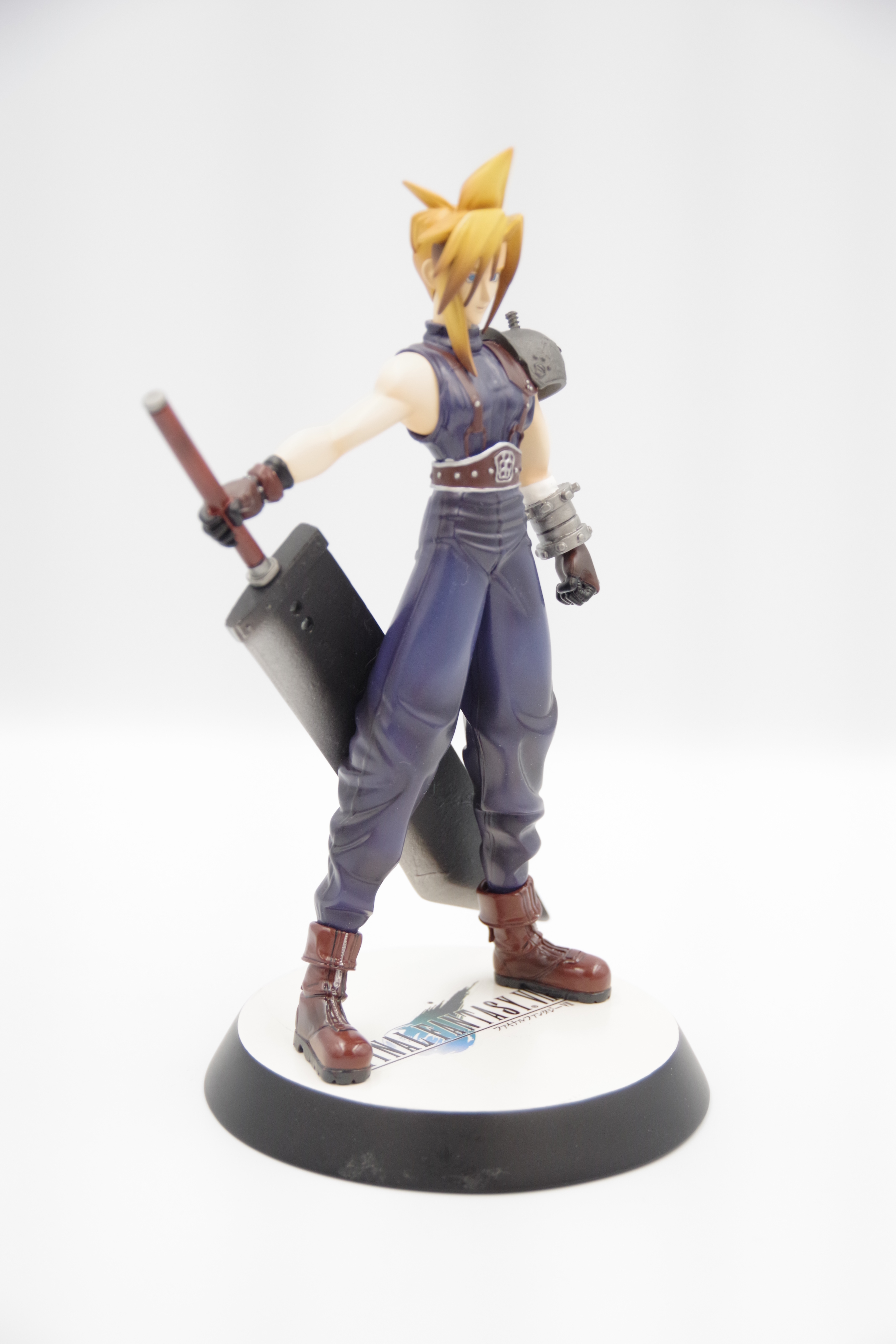 FINAL FANTASY Ⅶ クラウドVer.2 コールドキャスト完成品 | フィギュアレン