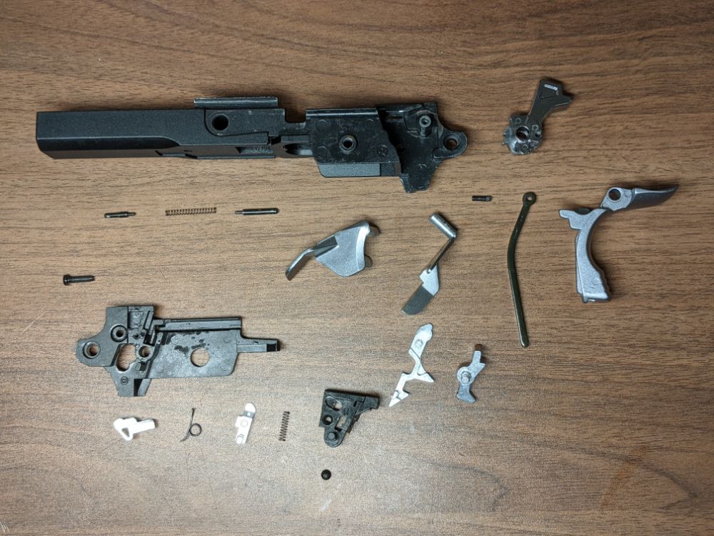 組み立て】東京マルイ ハイキャパDORの組み立て ＜フレーム編＞ | おの