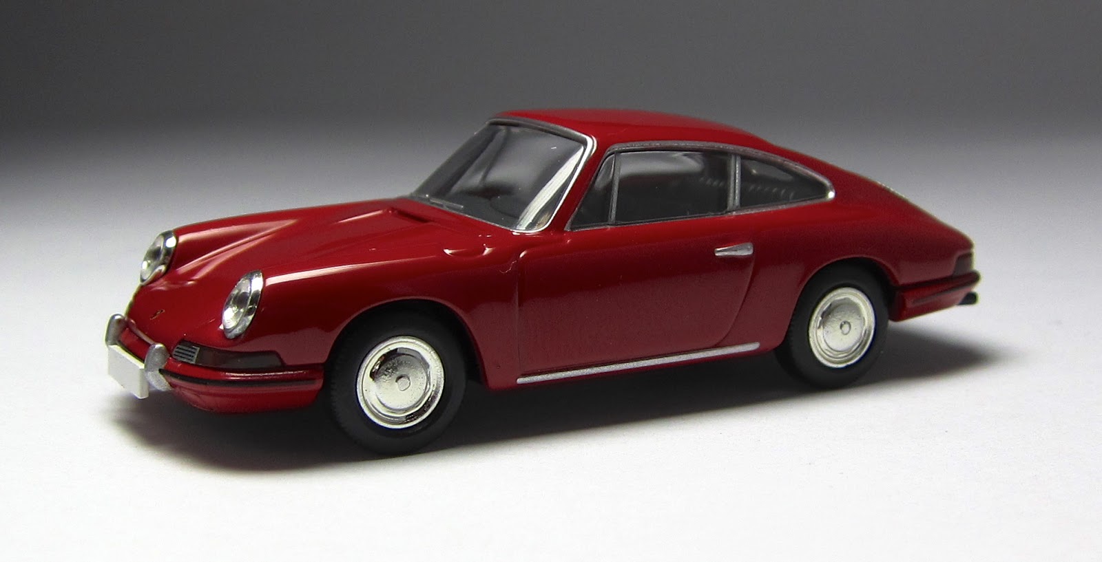 Model of the Day: Tomica Limited Vintage 1965 Porsche 912