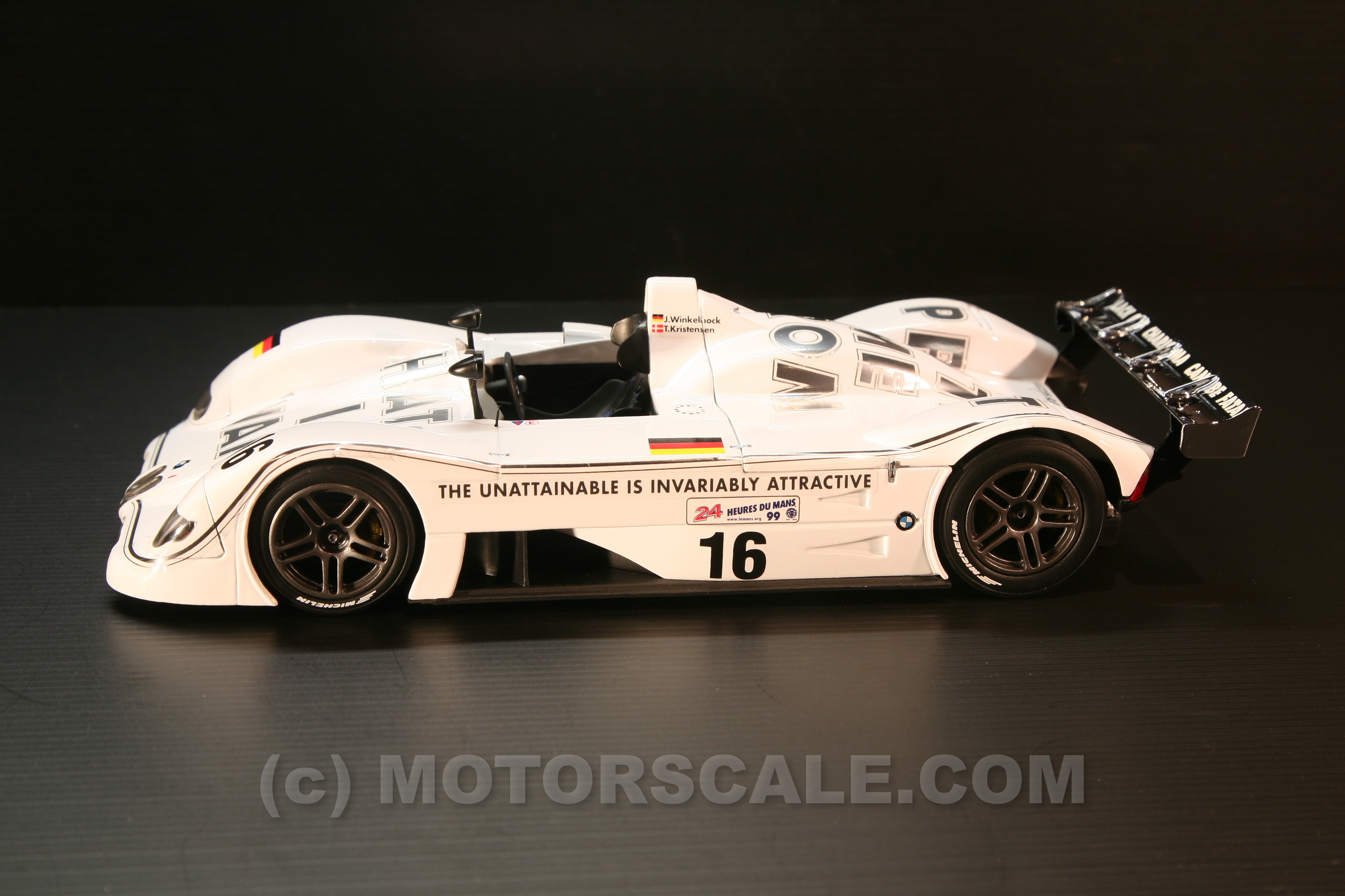 BMW V12 LMR #16 Le Mans 1999 (Jenny Holzer Art Car) – Motorsport