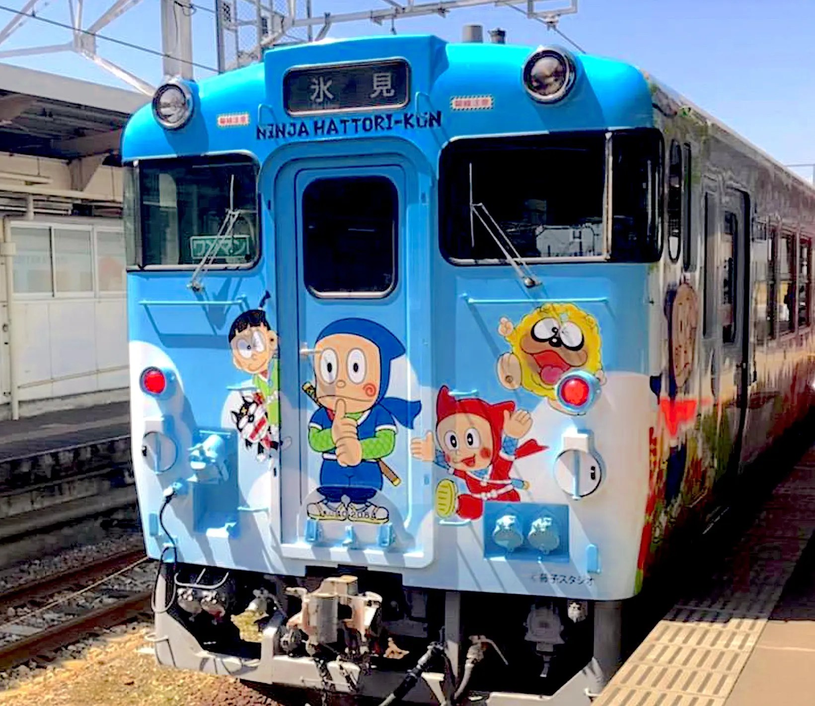 城端線・氷見線に「忍者ハットリくん列車」運転中！ | ニッポン旅マガジン