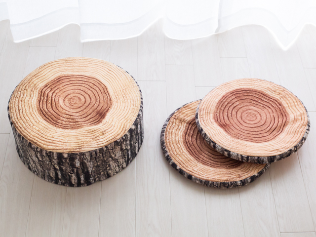 部屋が癒しの空間に！ニトリのプチプラ「切り株クッション」 | イエモネ