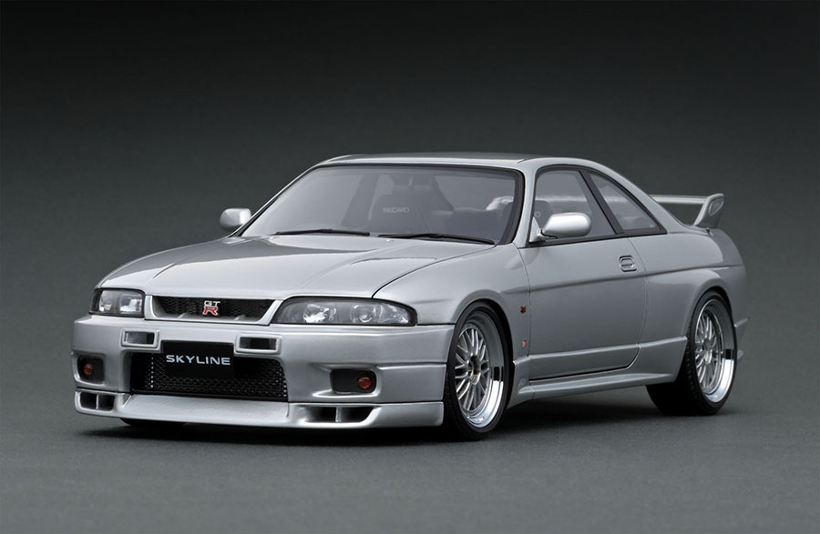 IG1311 1/18 Nissan Skyline GT-R (BCNR33) V-spec Silver | LINE UP