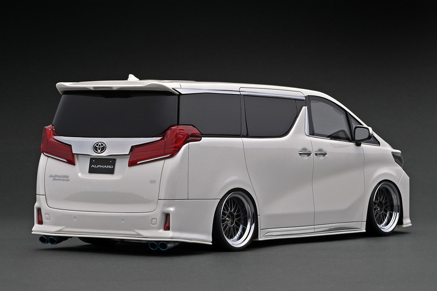 IG2427 1/18 Toyota Alphard (H30W) Executive Lounge S Pearl White