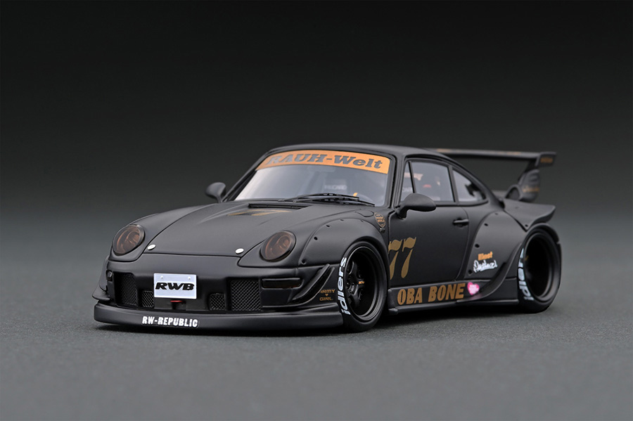 IG2321 1/43 RWB 993 Matte Black With Mr. Nakai standing pose