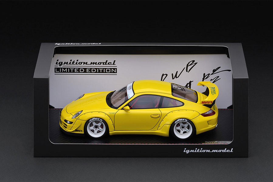 IG3245 1/18 RWB 997 Yellow With Mr. Nakai | LINE UP | [公式