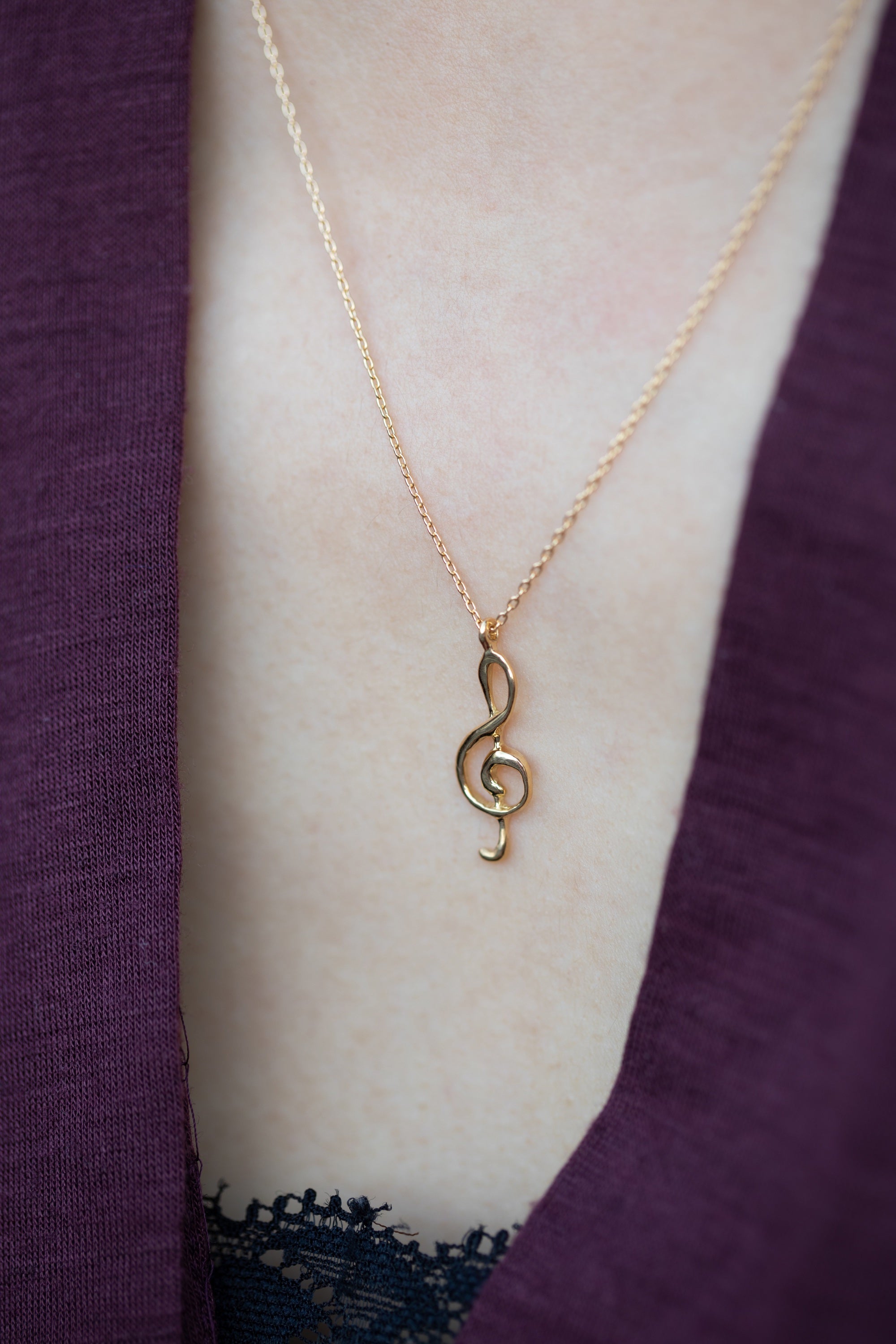 ゴールドのト音記号ネックレス – ileava jewelry