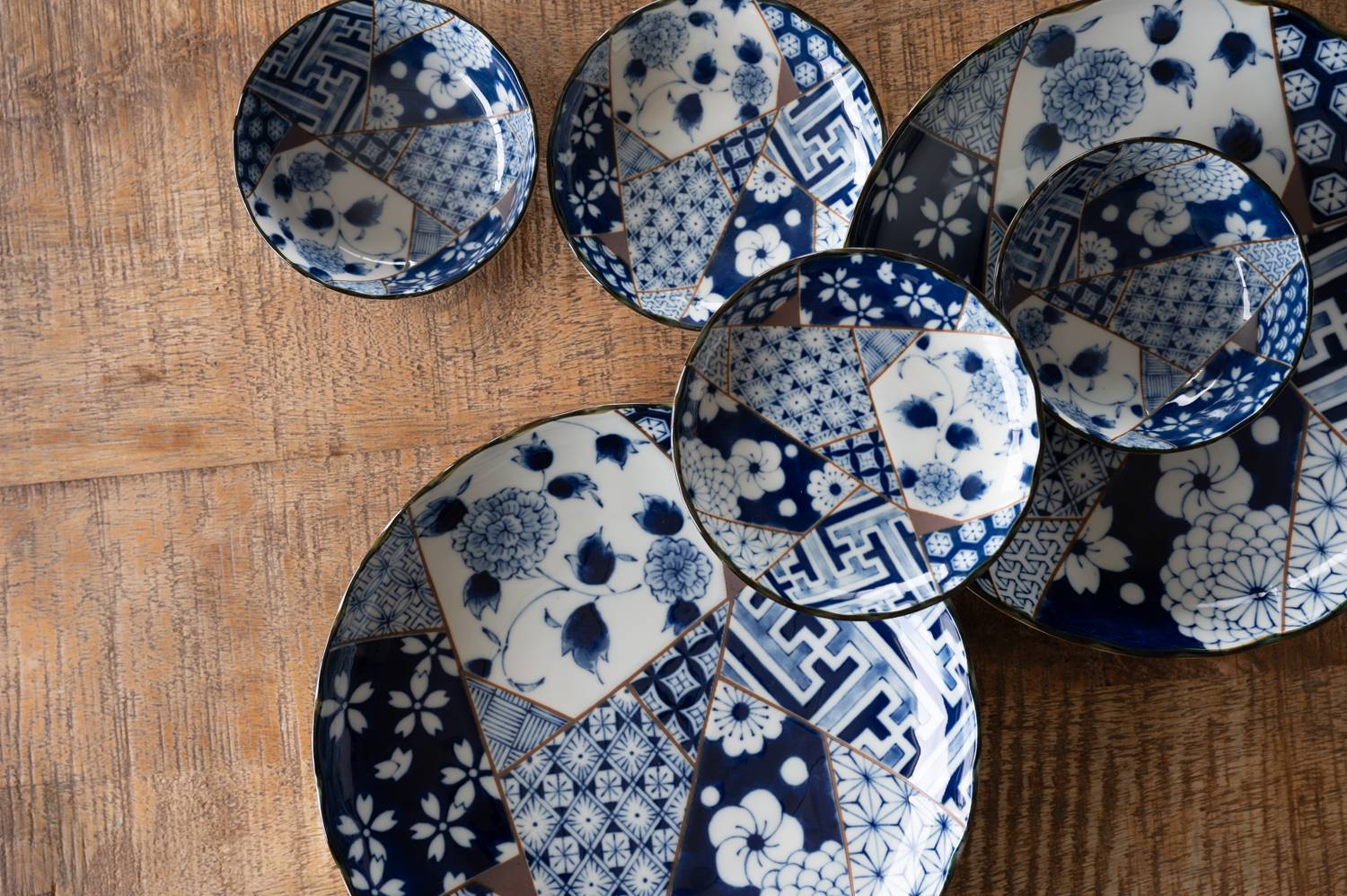 藍友禅 菊形23cm皿[定番] - 業務用食器販売用食器 卸売のやまに