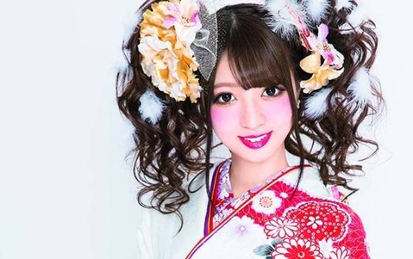 小悪魔ageha、「はれのひ」被害者を支援 無償で撮影会：小悪魔ageha流