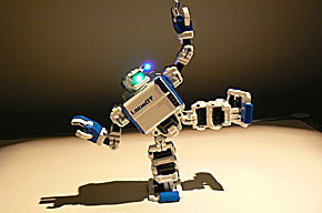 世界最小ヒューマノイド「i-SOBOT」登場：タカラトミーTOYフォーラム