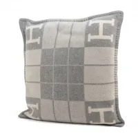 エルメス アヴァロンⅢ クッション ウール グレー A3868427｜中古