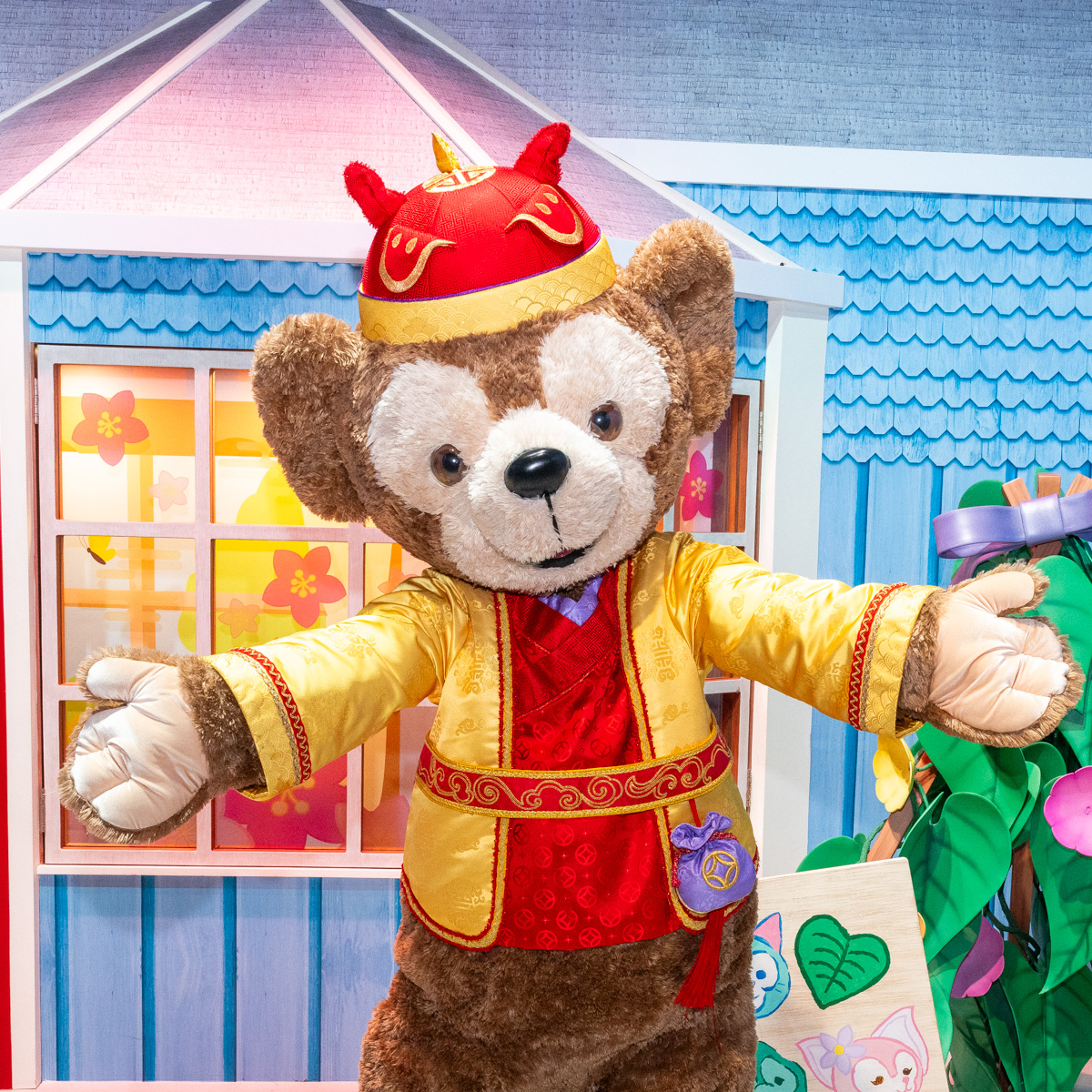 旧正月コスチュームのダッフィー&フレンズ！香港ディズニーランド