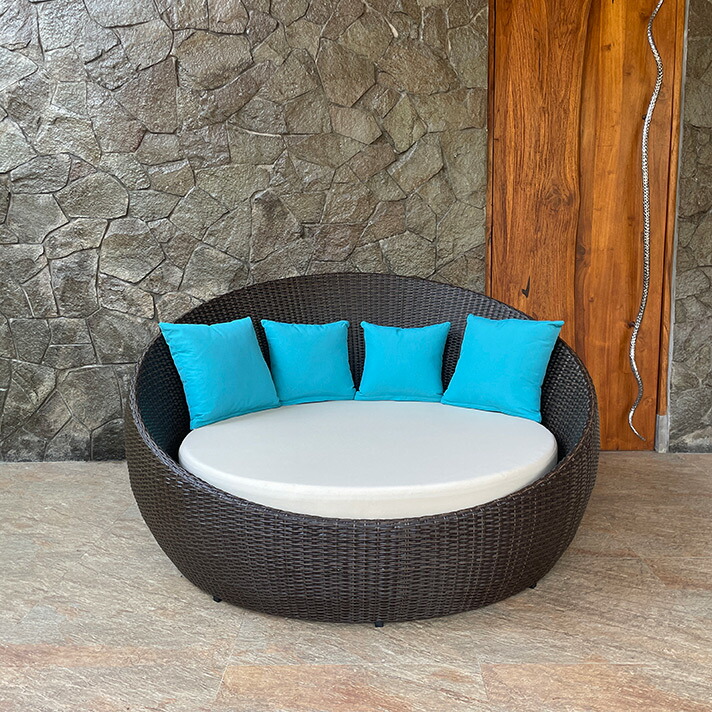 屋内外で利用可能！ラウンドデイベッドソファキャノピー付き /アジアン