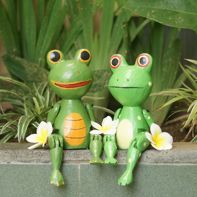 楽天市場】カエルの置き物 アニマルオブジェ おすわり人形 ぶらぶら