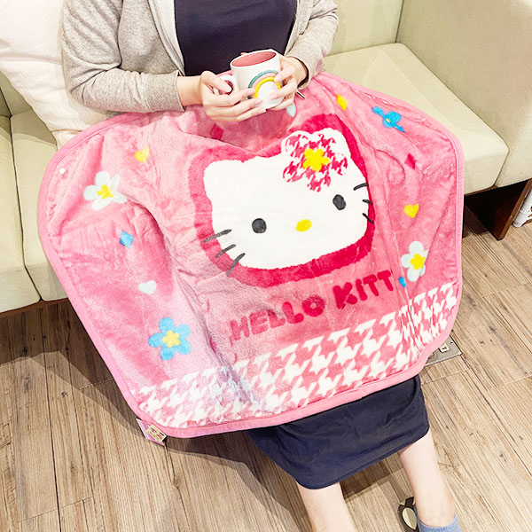 サンリオ ハローキティ ブランケット（ボタン付き） ひざ掛け