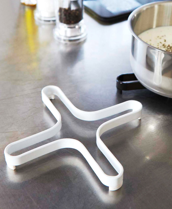 楽天市場】［ ナベ敷き タワー ］山崎実業 tower ナベ敷き 鍋しき なべ