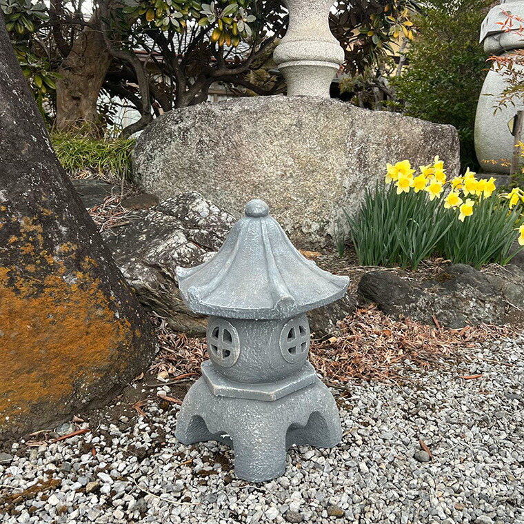楽天市場】灯篭 石灯篭 光る ソーラー 石 灯篭 とうろう 和風 灯籠