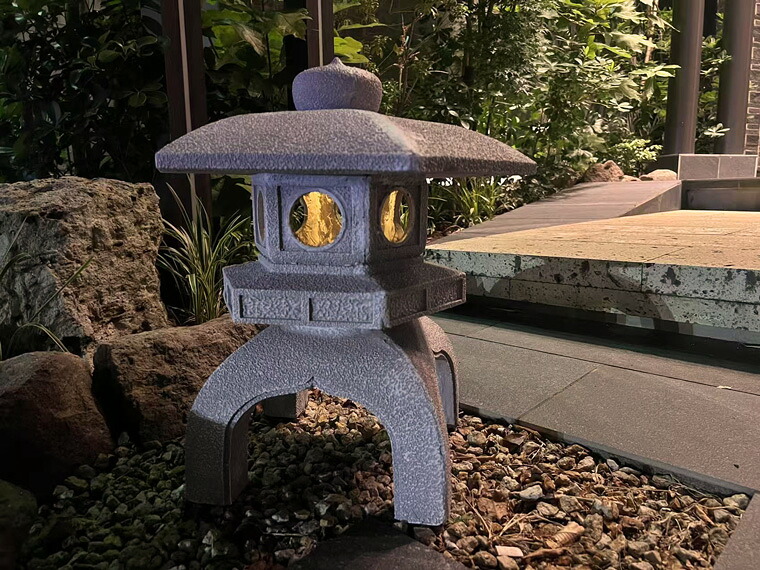 楽天市場】灯篭 石灯篭 雪見灯篭 光る ソーラー 中大型 石 灯篭 とう