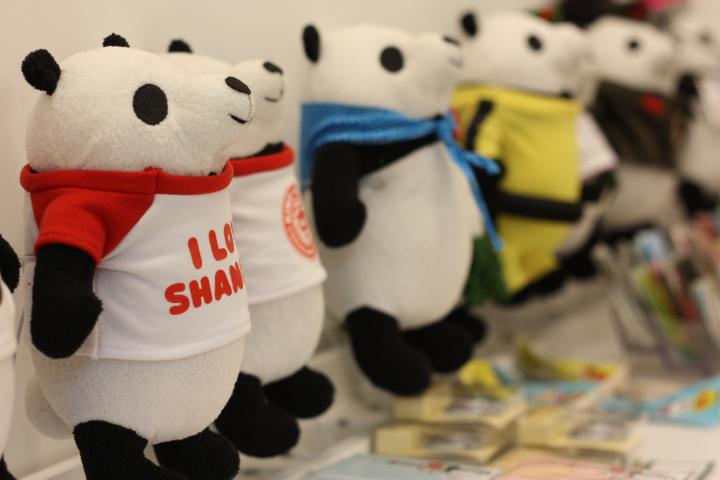今、話題の上海みやげ。愛くるしいパンダグッズが揃う「キッチュ