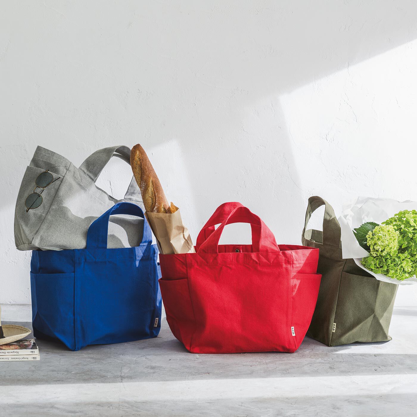 リサイクルコットン混が風合い豊かな たっぷり入るキュービックトート