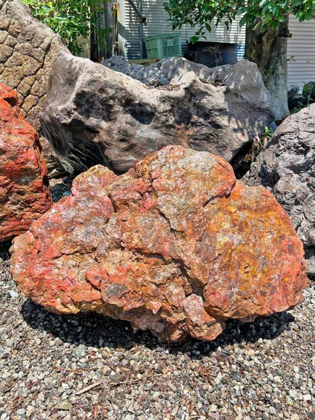 赤石・赤玉石 販売・通販｜佐渡赤玉石・銘石・一点物の景石 [現物見学