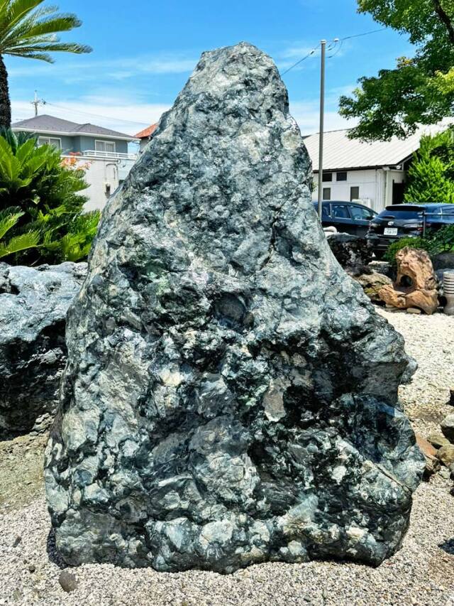 北海道 幸太郎石 庭石 景石｜希少産地の天然石・風景を彩る一石