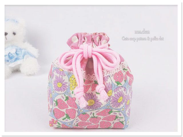 入園入学グッズ 幼稚園 保育園 | コップ袋 【 いちご柄 】 おしゃれ