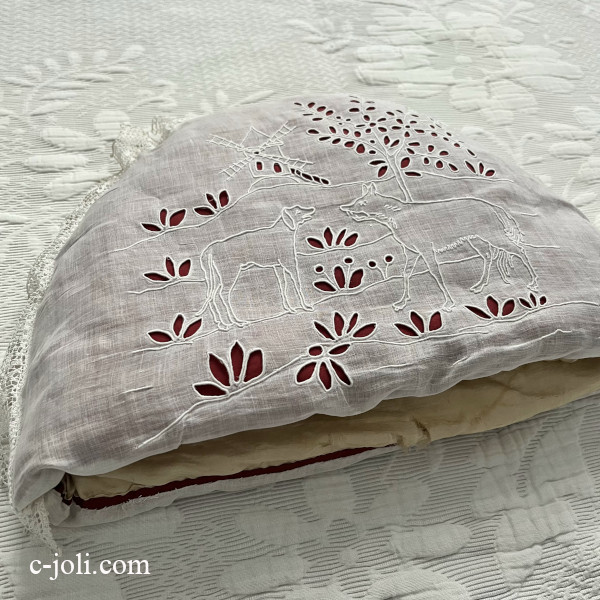 日本発送】E1196 フランスアンティーク刺繍ティーコージー/ティーコゼ