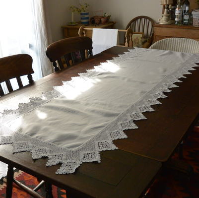 T2159 イギリスアンティークリネンテーブルランナー リネン＆クロシェ