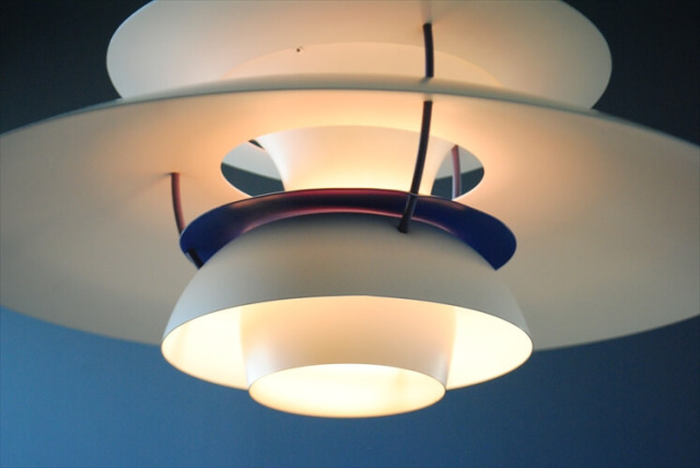 デンマークから Louis Poulsen ルイスポールセン PH5 ペンダントライト