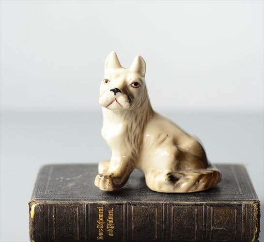 イングランドから グレートデンらしき子犬 磁器 オブジェ イヌ 犬