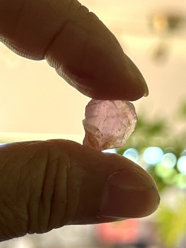 Melody's collection】メキシコ産ピンクフローライト原石 FLR140