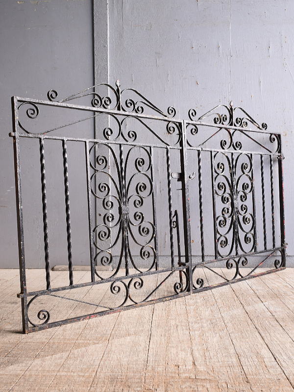 イギリスアンティーク アイアンフェンス ゲート柵 ガーデニング 10838