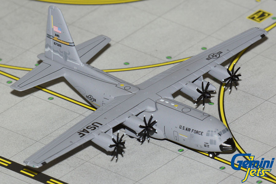 JC WINGS 1/200 (ダイキャスト製) Dash8-Q300 ジェットスター VH-TQM