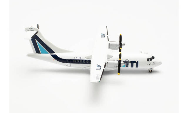 herpa wings 1/200 ATR-42-300 アエロ・トラスポルティ・イタリアーニ