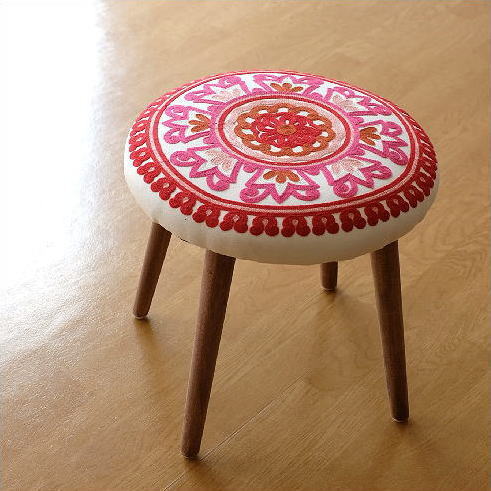 スツール かわいい おしゃれ 刺繍 高さ40cm 低め 木製 可愛い 模様 柄