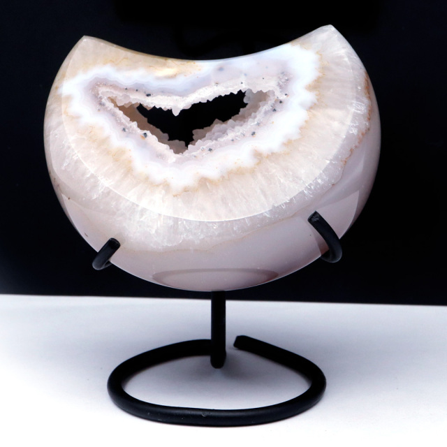 メノウ 月型 台付き 置き物 ブラジル産 アゲート 357g 瑪瑙 水晶