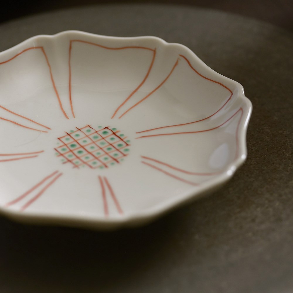瑛生の器（九谷美陶園）｜瑛生の器 九谷美陶園 赤絵花文様五寸輪花皿