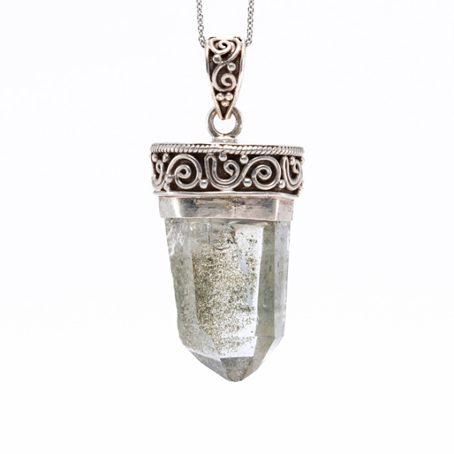 ペンダントトップ 天然水晶 （ヒマラヤ ガネッシュヒマール産） No.31